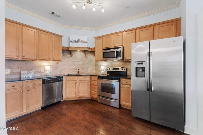 Building Photo - 445 W Blount Ave