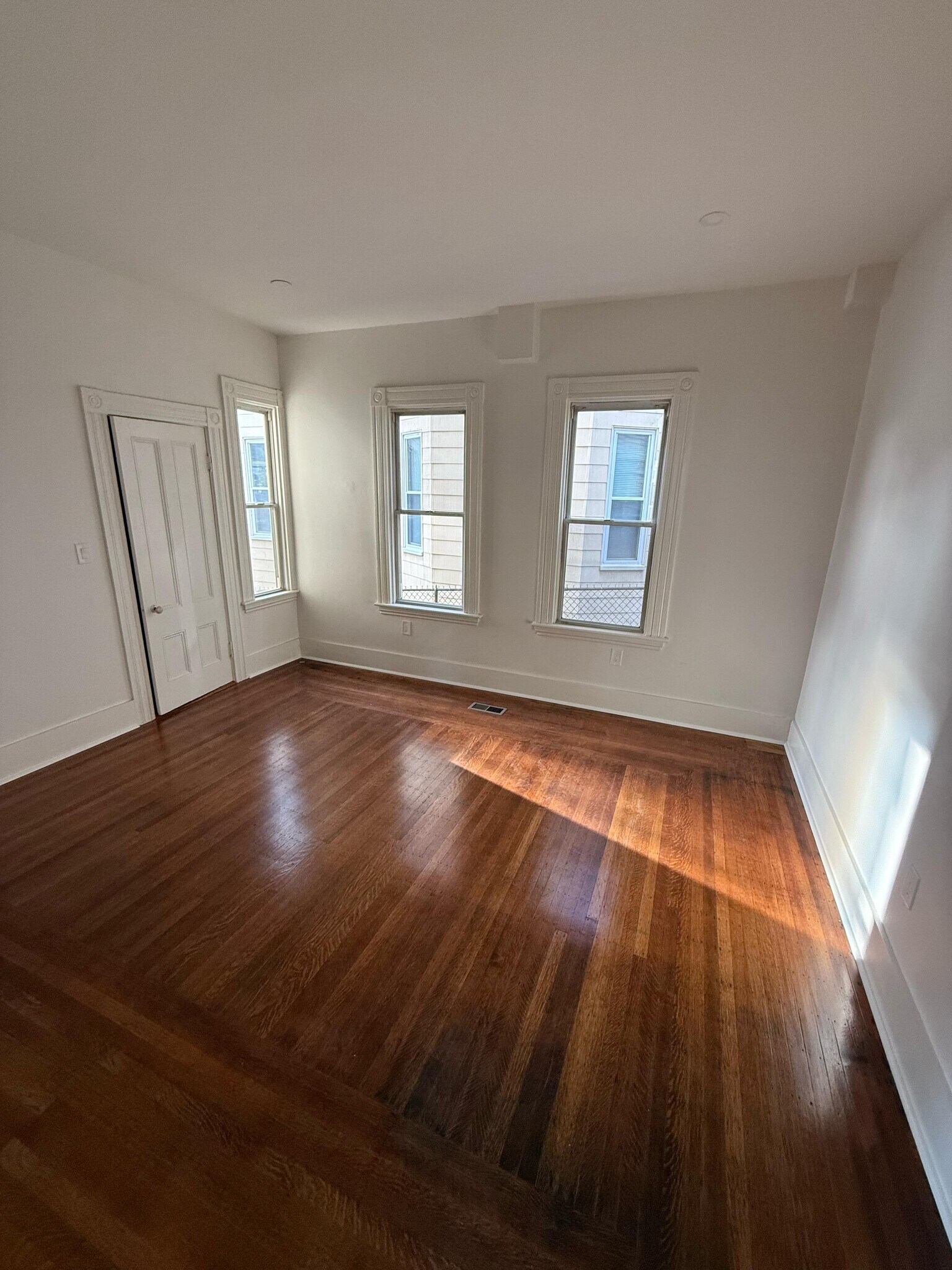 Building Photo - 62 Locust St