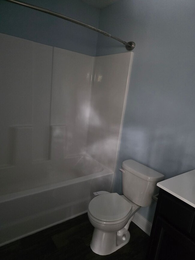 Building Photo - 2 Bedroom, 2.5 bath townhouse.