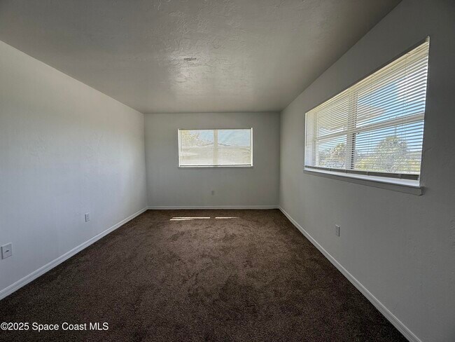 Building Photo - 1440 Parkway Dr