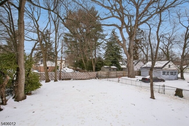 Building Photo - 99 Lincoln St