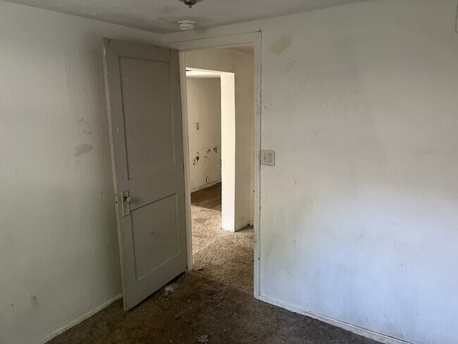 Building Photo - 319 N G St