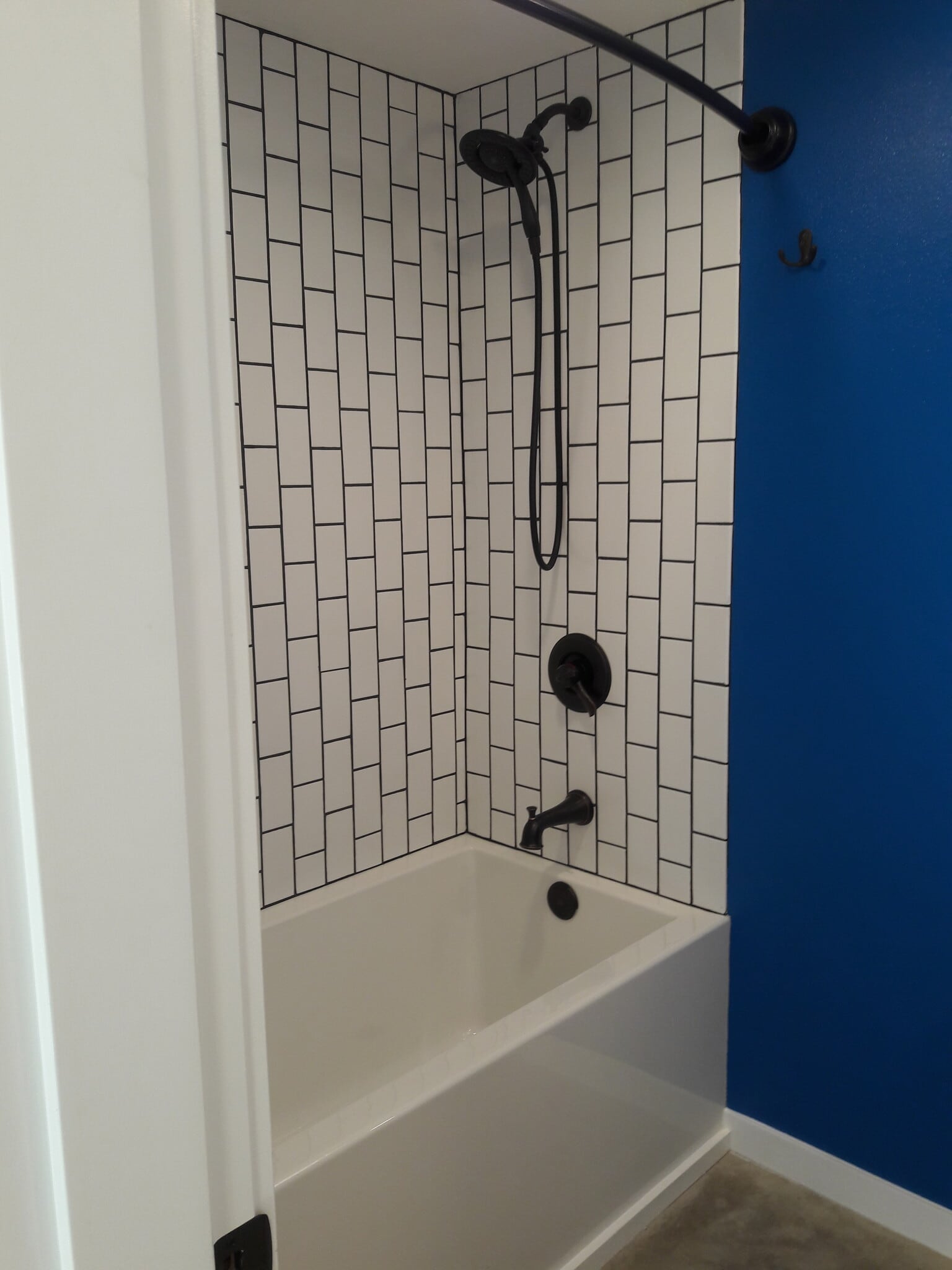 Tub/shower - 7003 NE Everett St