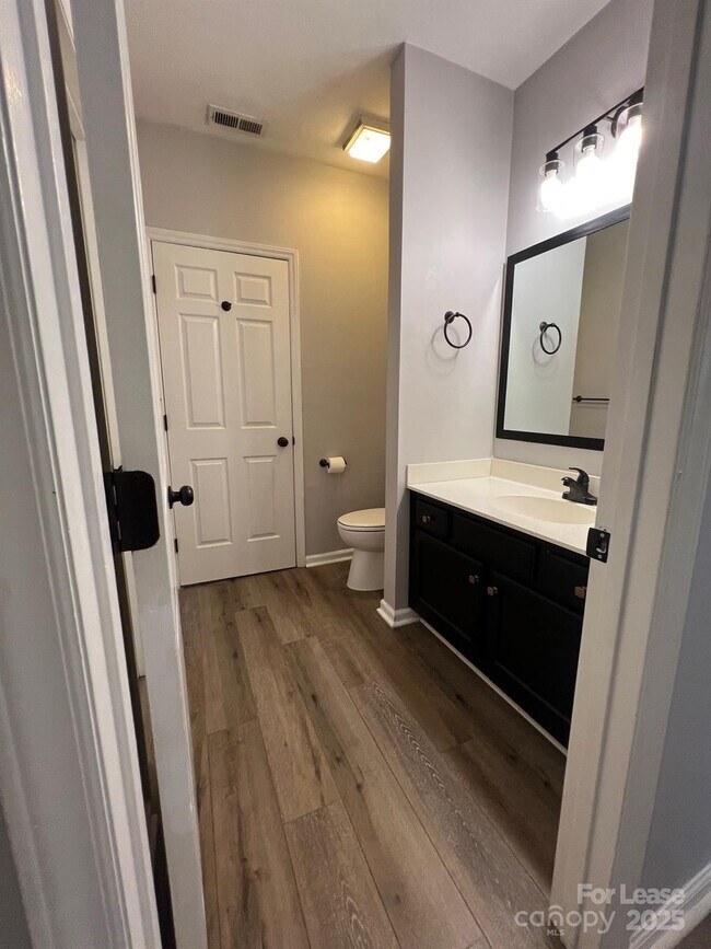 Building Photo - 3218 Selwyn Farms Ln