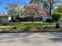 Building Photo - 2081 W Riverview Ave