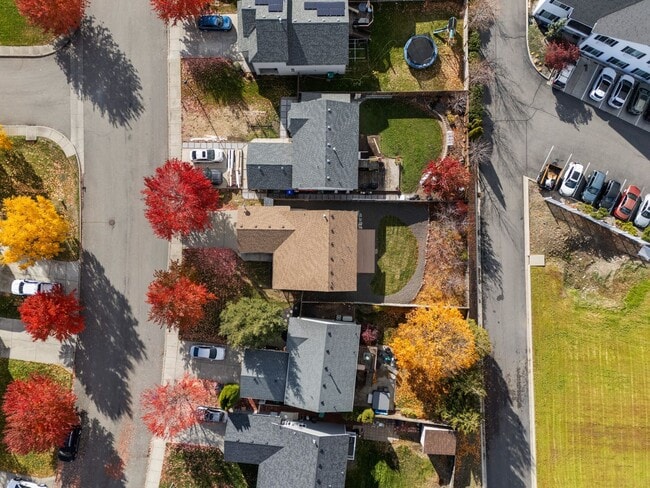 Building Photo - Liberty Lake 4 Bed 2 Bath Home that has been nicely updated