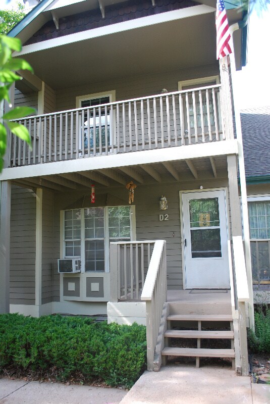 Primary Photo - 2828 Silverplume Dr