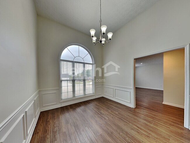 Building Photo - 18 Ludwick Ln