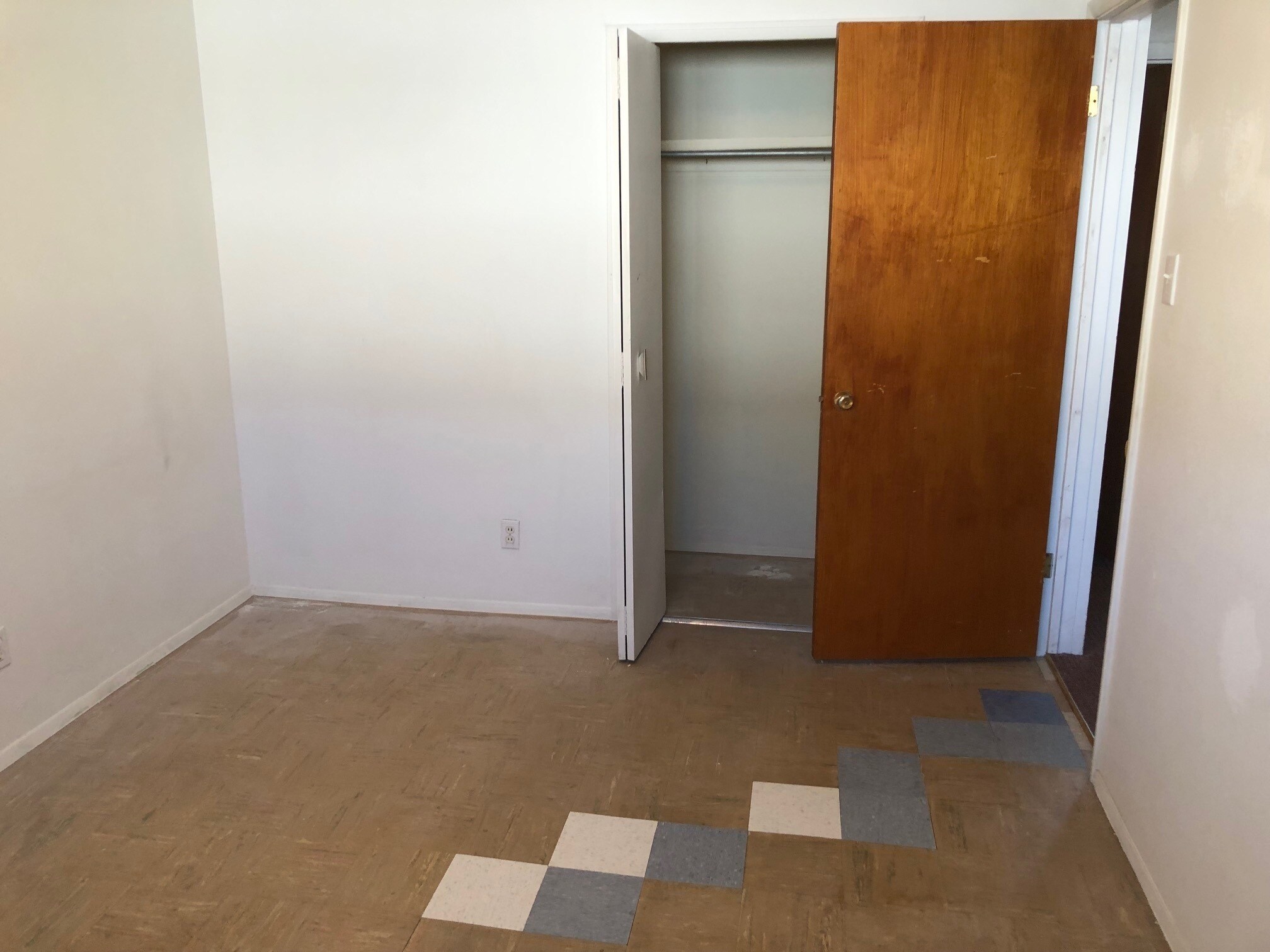 Building Photo - 420 Mesilla St SE