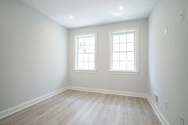 Building Photo - 1220 S 20th St