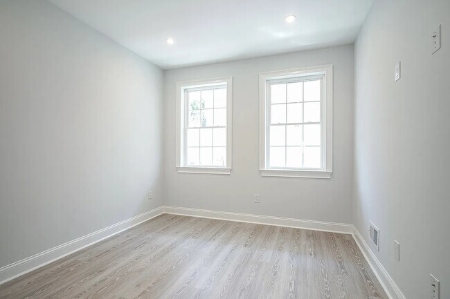 Building Photo - 1222 S 20th St