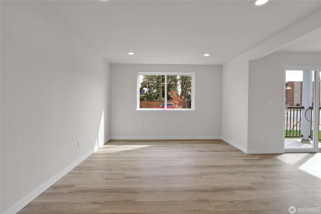 Building Photo - 3302 McKinley Ave