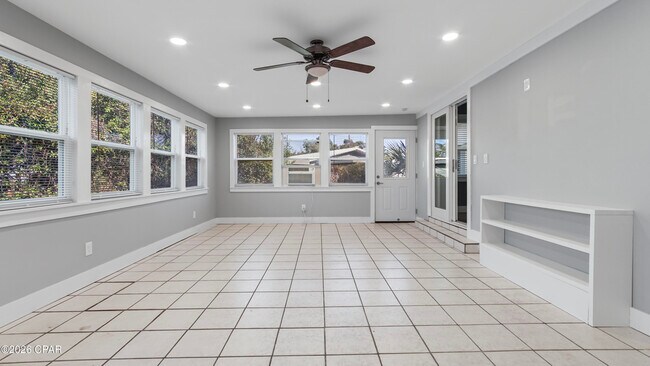 Building Photo - 1207 Buena Vista Blvd