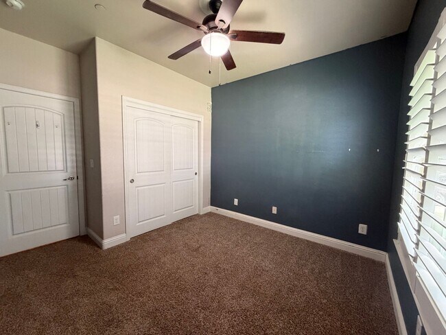 Building Photo - 2710 Orange Tree Dr
