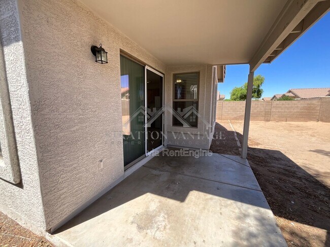 Building Photo - 16612 W Cottonwood St