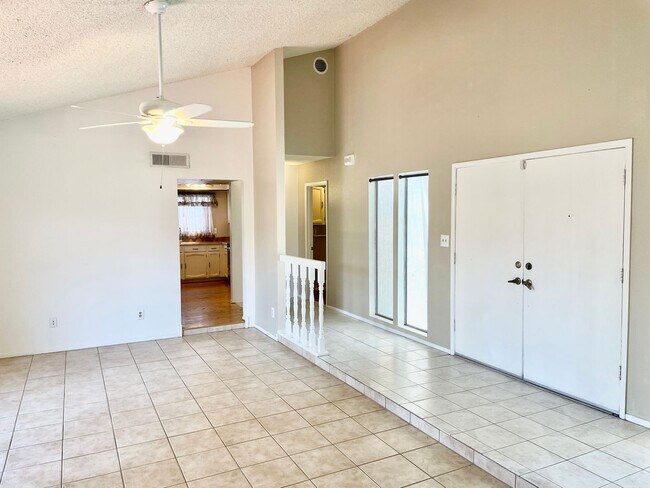 Building Photo - Fantastic 3 Bedroom/2 Bath Single Level Home & NO HOA!  Schedule a Showing Today!