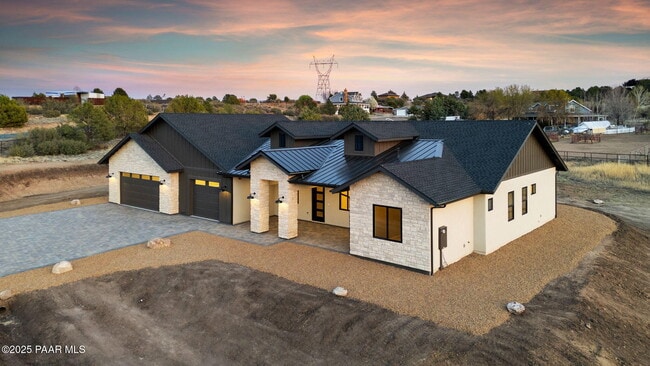 Building Photo - 4613 W Stazenski Rd