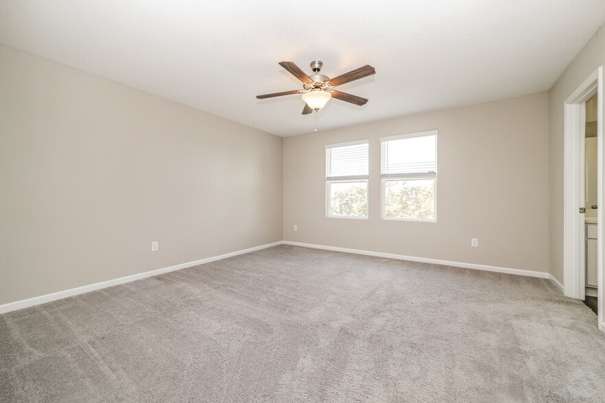 Building Photo - 2052 Harris Hawk Ave