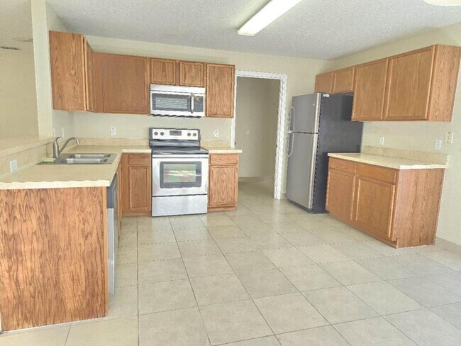 Building Photo - 618 Windrose Dr