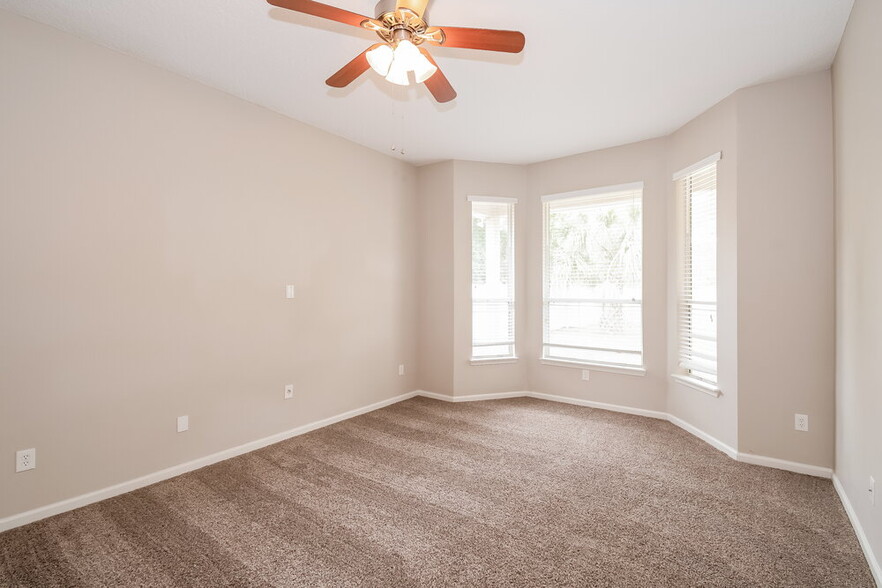 Building Photo - 14060 Red Rock Lake Dr