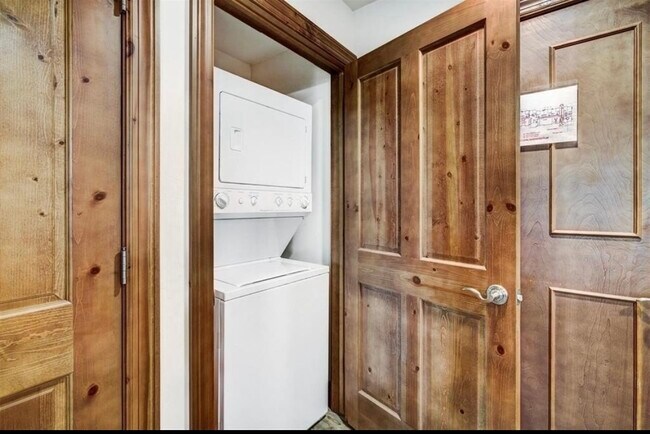 Building Photo - 34 Highfield Trail