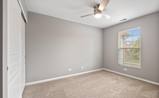 Building Photo - 533 Metropolitan St