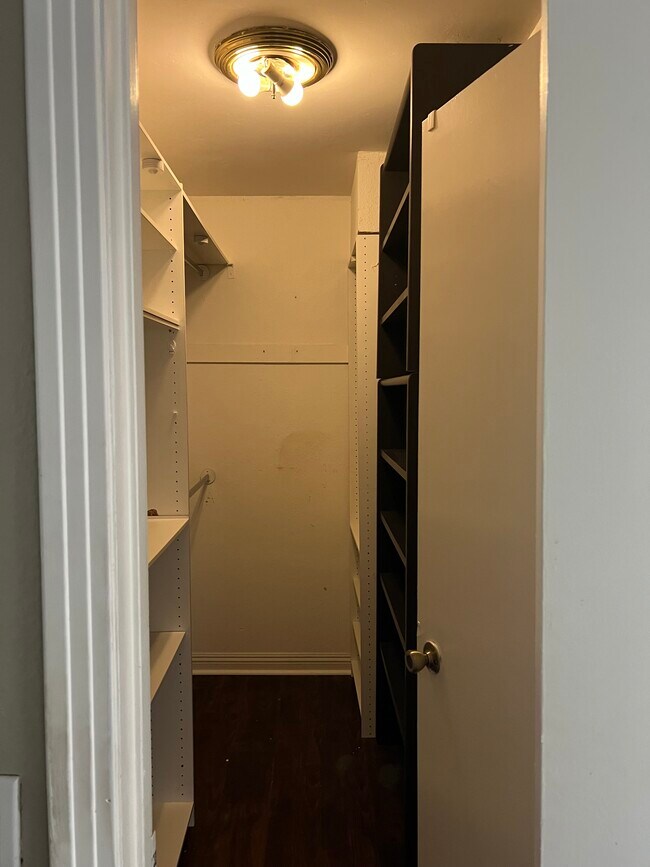 master walk-in closet - 10709 Portobelo Dr