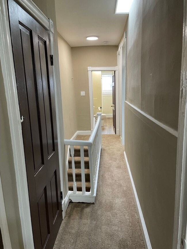 Building Photo - 719 N Milton Ave