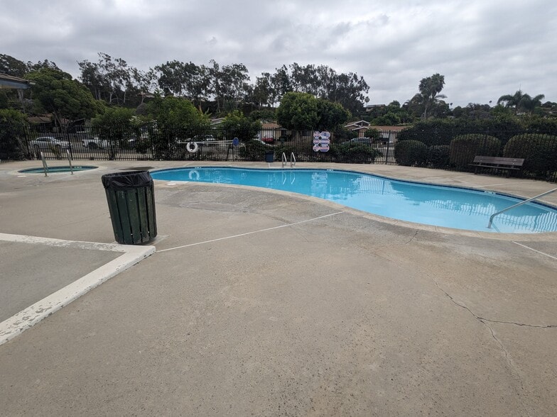 Building Photo - 4165 Tiberon Dr