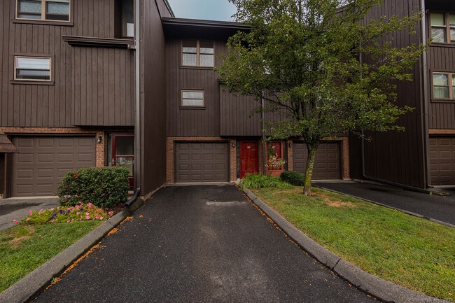 Primary Photo - 166 Natchaug Dr