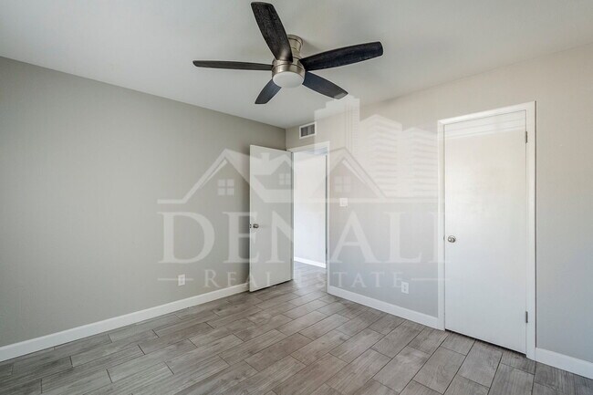 Building Photo - 600 S Dobson Rd