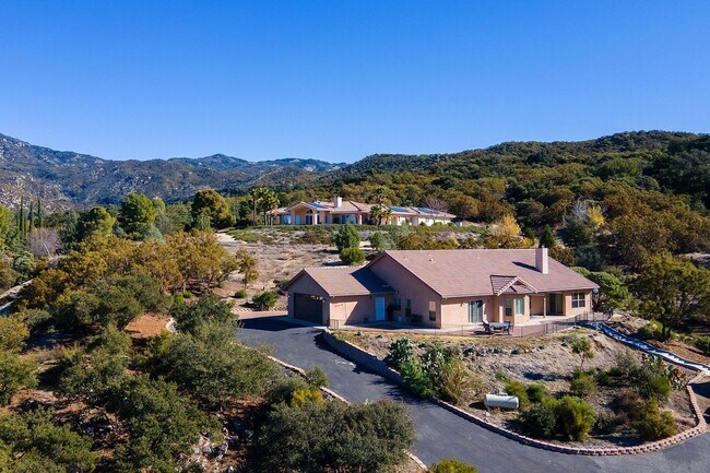 Building Photo - 32153 Cerrada del Coyote