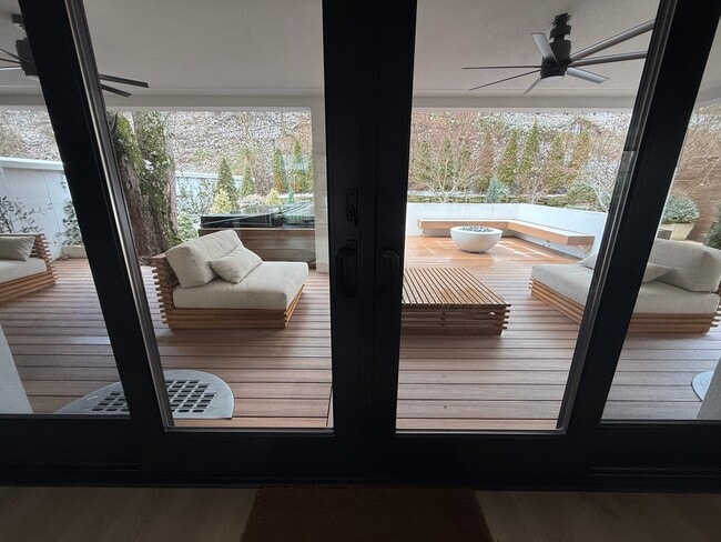 Building Photo - 204 Datura Dr