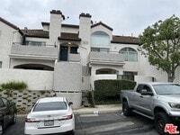 Building Photo - 13133 Le Parc Blvd