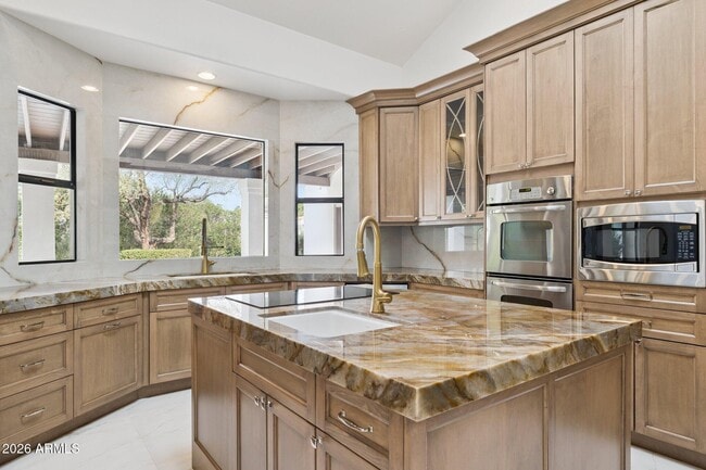 Building Photo - 8303 N 61st Pl