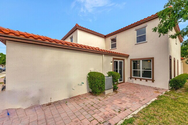 Building Photo - 9480 SW 171st Ct