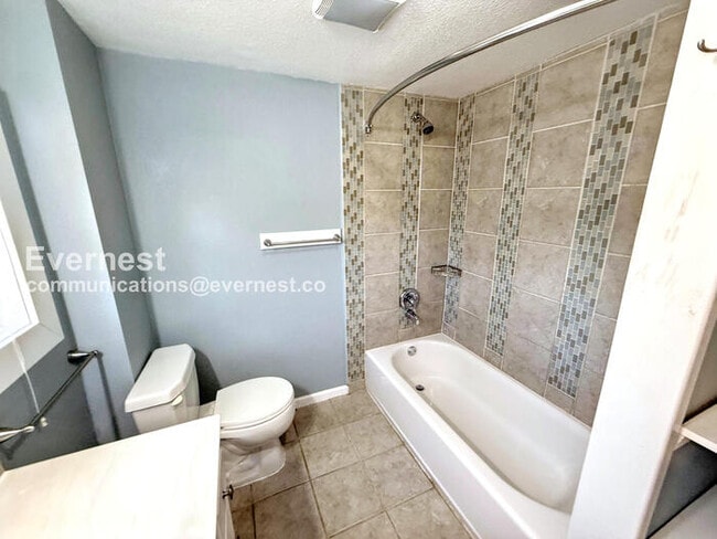 Building Photo - 5005 6th Ave S