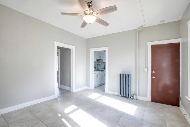 Building Photo - 325 Chestnut St