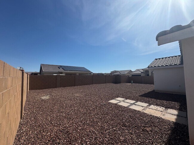 Building Photo - LARGE CORNER LOT