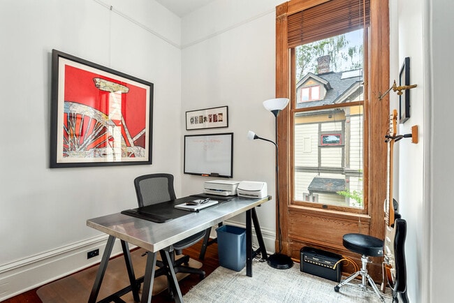 Building Photo - 2234 NW Johnson St