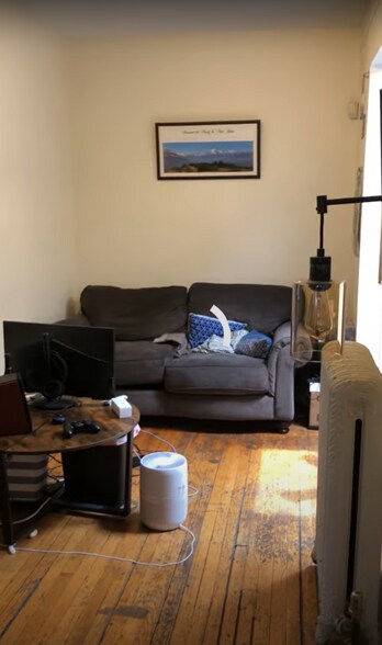 Building Photo - 16 Aberdeen St