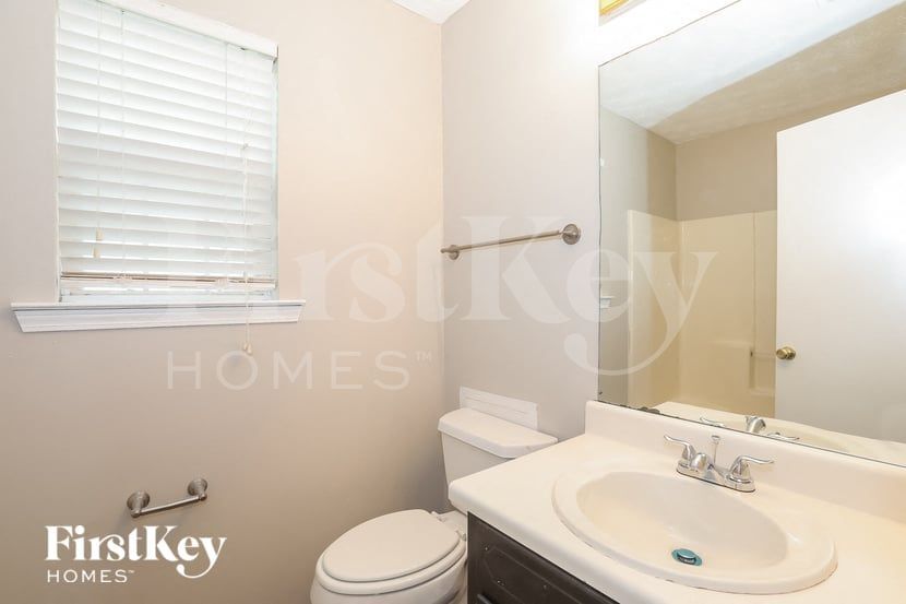 Building Photo - 270 Countryside Ln