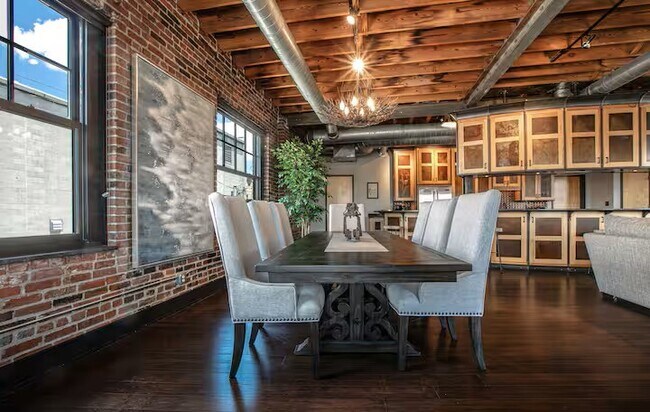 Building Photo - 3041 Olive St