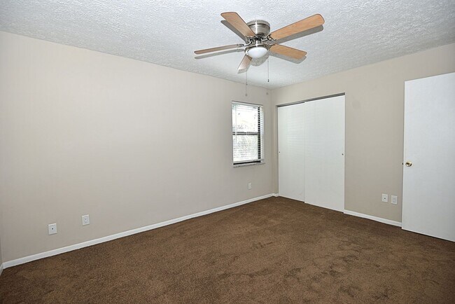 Main Bedroom - 2953 SE Bamboo St