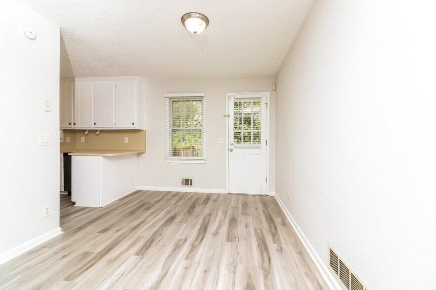 Building Photo - 2739 Old Mill Pl