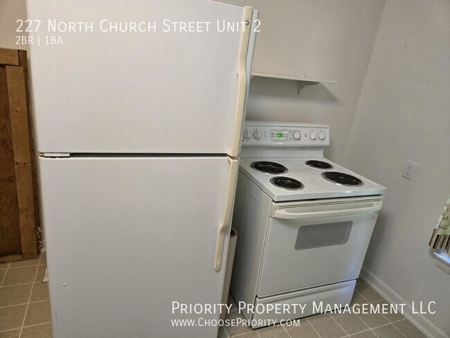 Building Photo - !Coming Soon! 2BR 1BA upstairs duplex, Woo...