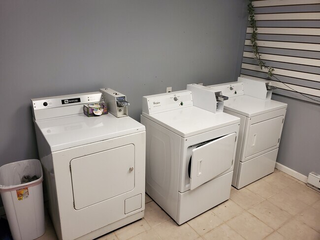 Building Photo - Claremont Block Apartments/Commercials