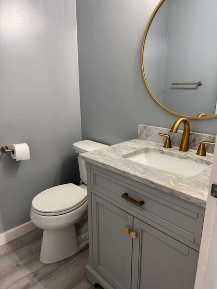 Building Photo - 7 Embarcadero W