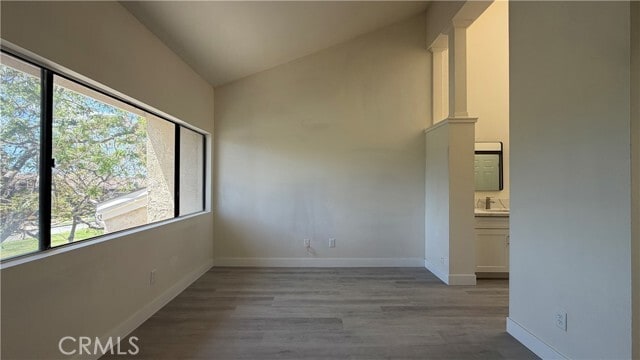 Building Photo - 20 Lakepines