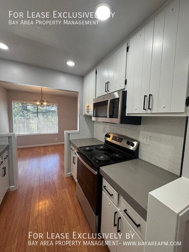 Building Photo - 3349 Brittan Ave